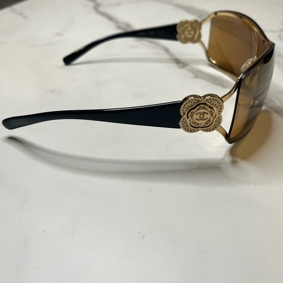 Authentic Chanel Vintage Brown Lens Gold Logo Sunglasses - Picture 6 of 9